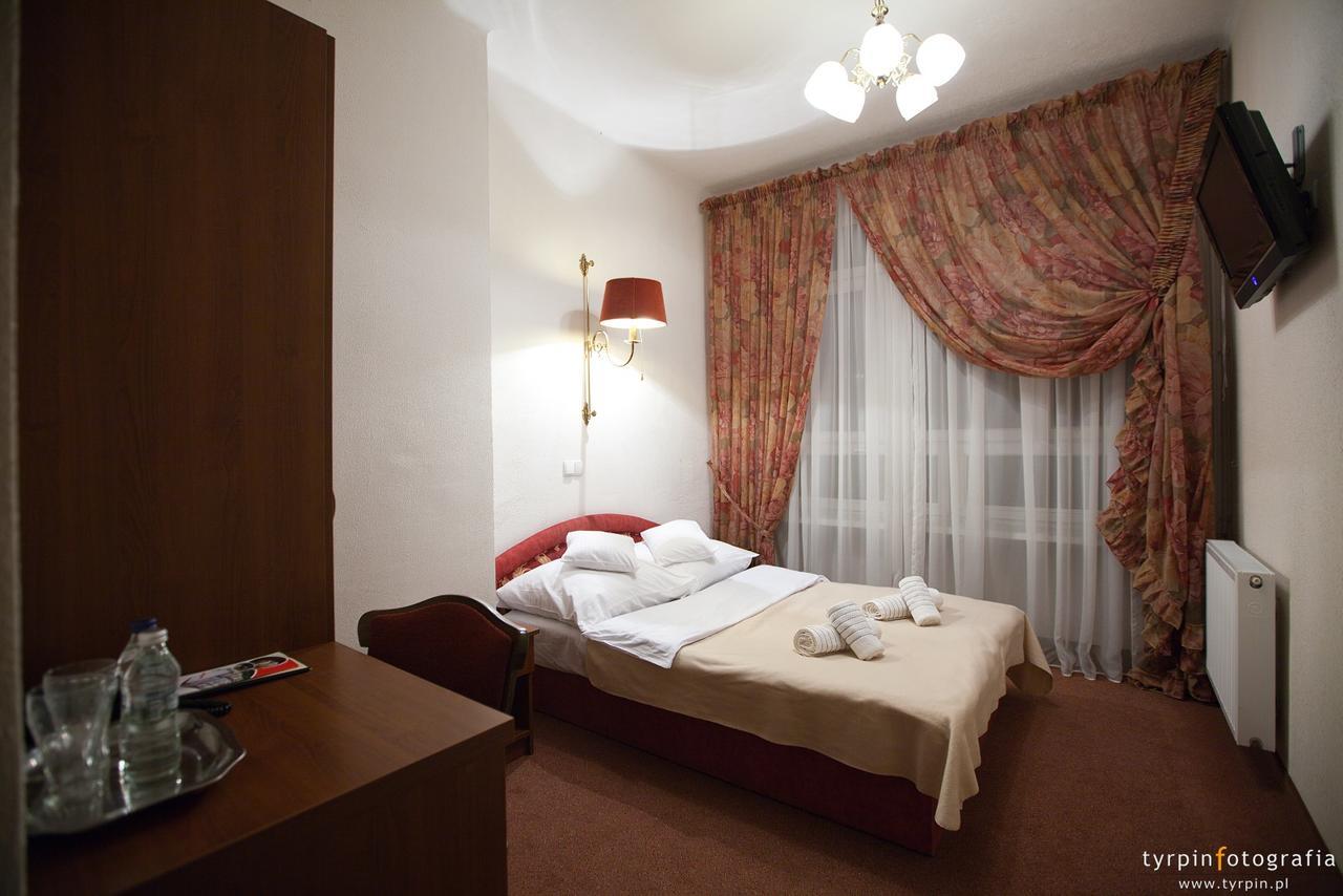 Zajazd Polonez Dębica Buitenkant foto